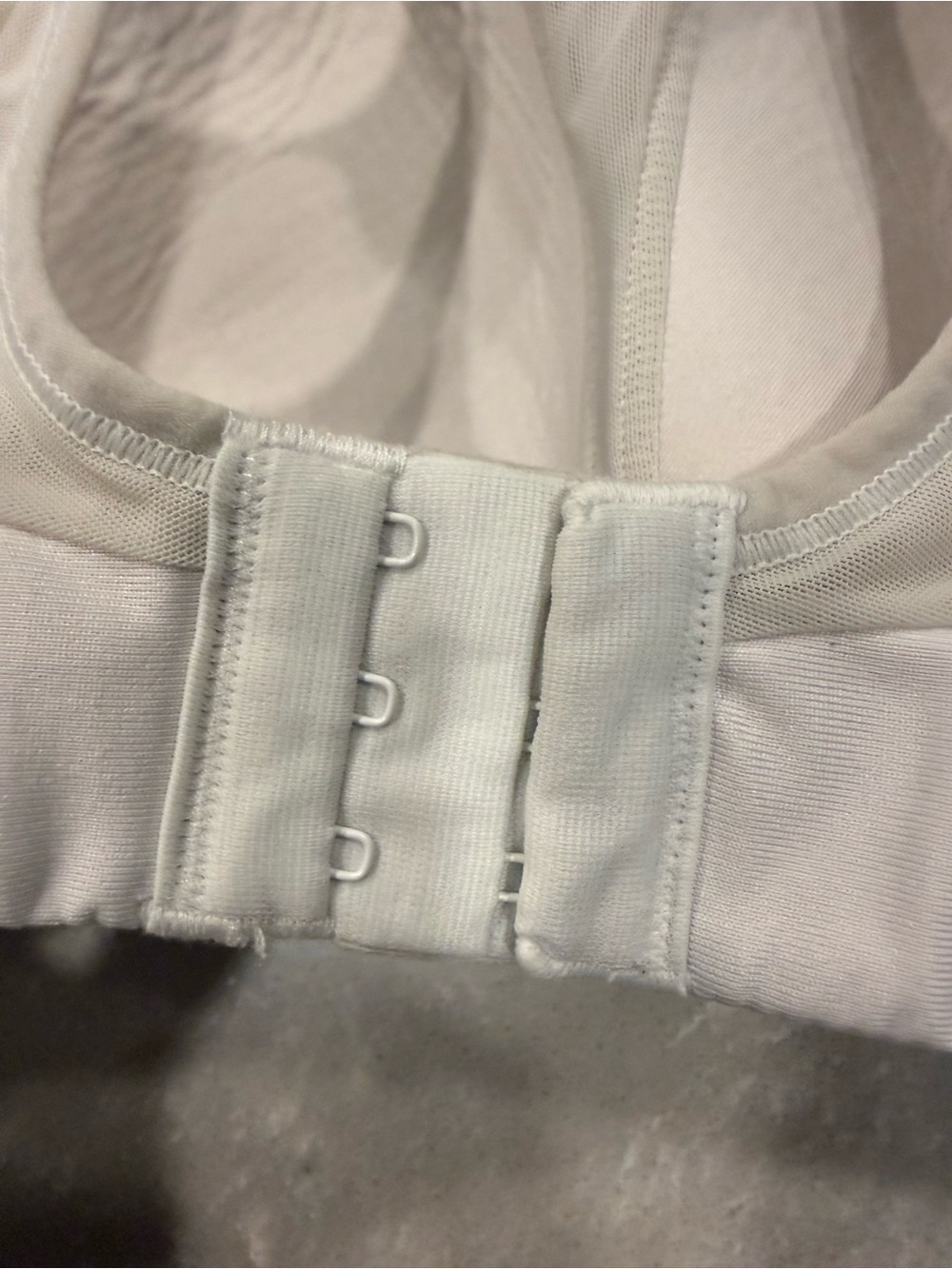 Calia by Carrie Underwood High Impact Sports Bra White 36DD Racerback - Picture 5 of 5